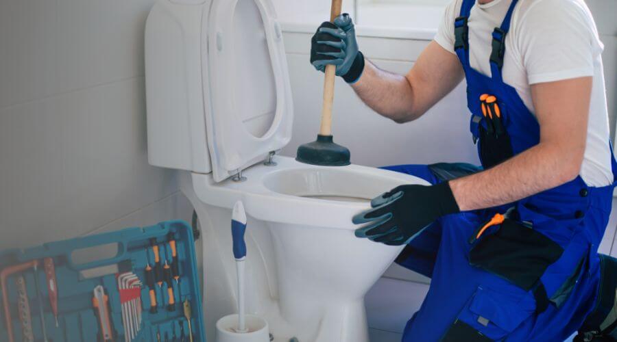 Professional clogged toilet repair in De Kalb, MO